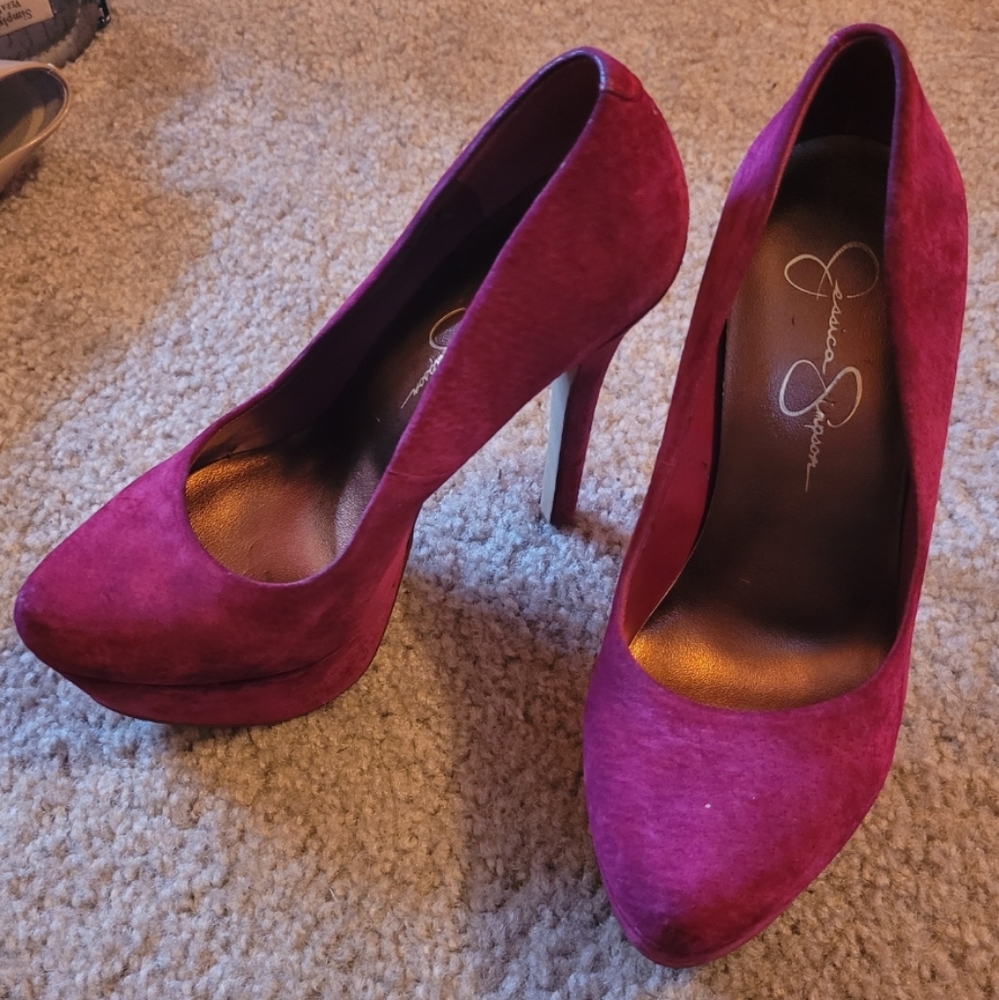 Jessica Simpson brand size 5 pumps